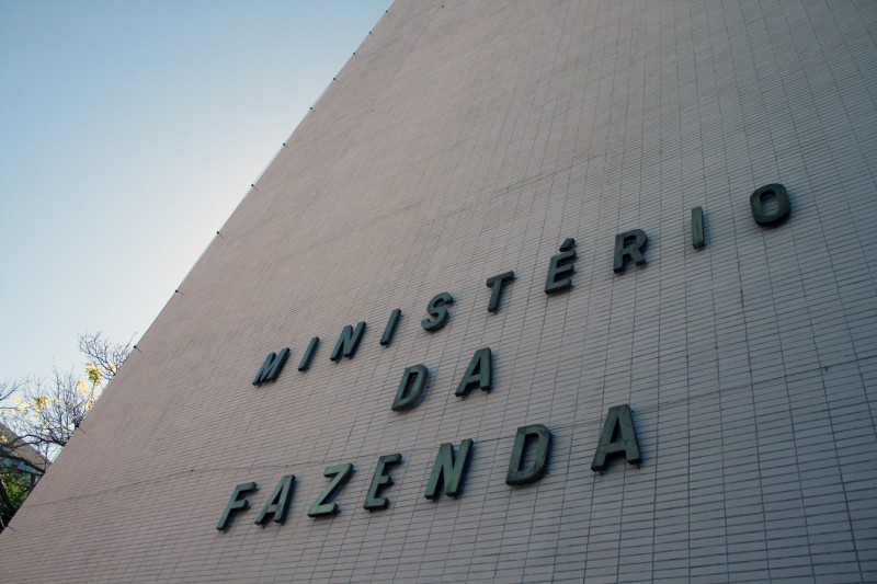  Fachada do Ministério da Fazenda, na Esplanada dos Ministérios, em Brasília, DF. (Brasília, DF, 01.07.2011. Foto de Bia Fanelli/Folhapress)  