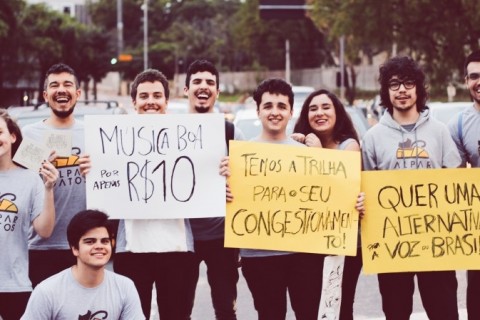 Banda realizou a��o na esquina das avenidas Ipiranga e Silva S�