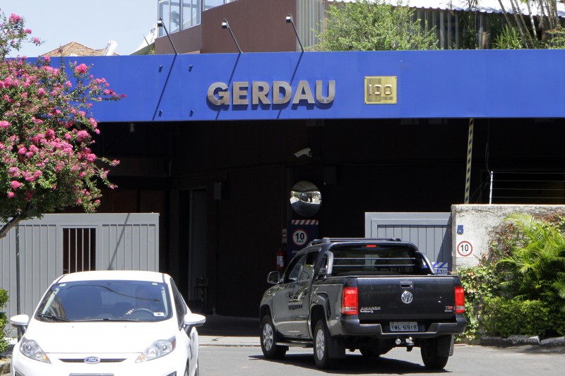 Gerdau fecha 2015 com prejuízo revertendo lucro de 2014