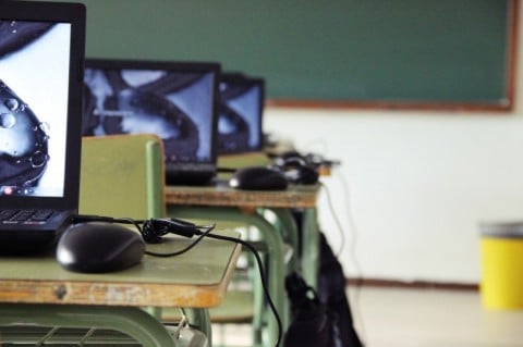  JC EMPRESAS & NEG�CIOS - EDUCA��O A DIST�NCIA - EAD - COMPUTADOR - SALA DE AULA - CR�DITO VISUAL HUNT  