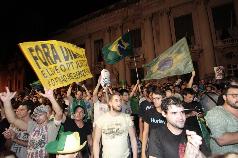  Manifestação e protesto contra nomeação do ex-presidente, Luis Inácio Lula da Silva, para ministro chefe da casa civil e governo Dilma Rouseff  