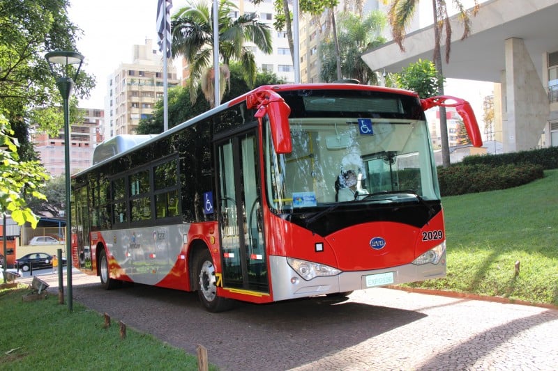 O ônibus elétrico foi usado linha T-9