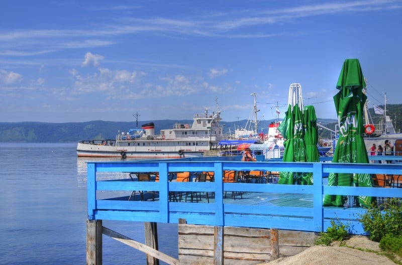 Vilarejo de Listvyanka, às margens do lago Baikal, na Rússia, é um dos destinos exóticos visitados