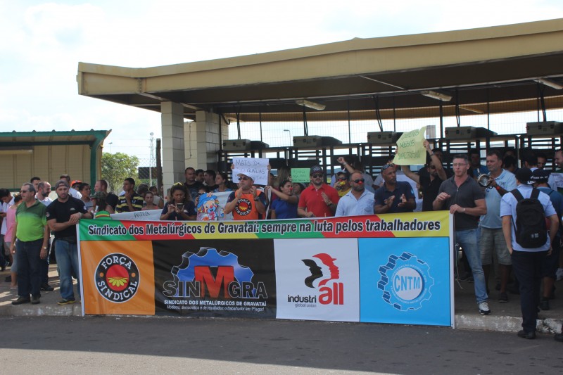  Trabalhadores da Arteb protestam contra indefinição do pagamento da rescisão pela GM foto César Moraes _Playpress  