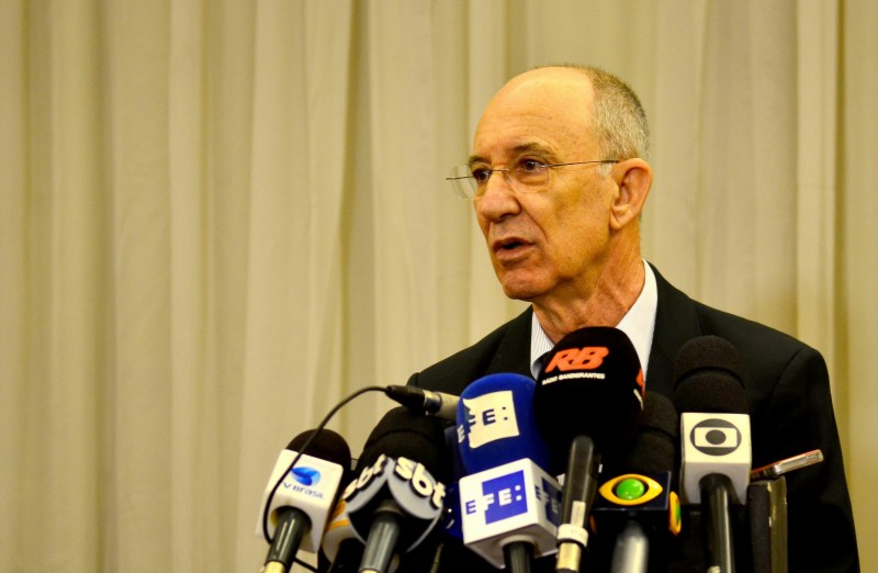 Rui Falcão afirma que  a debandada da base aliada, após o rompimento do PMDB com o governo, acabou frustrada