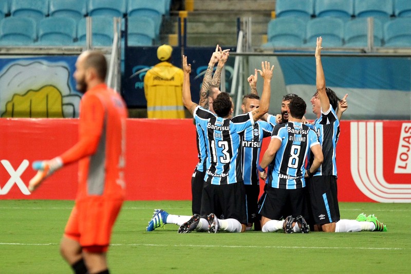 Geromel, Bobô, Giuliano e Pedro Rocha marcaram os gols gremistas na noite de ontem