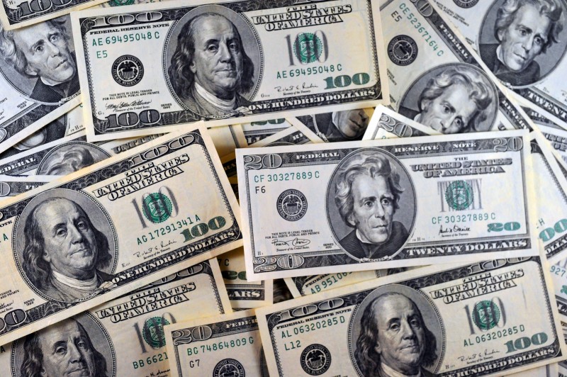 A moeda norte-americana fechou cotada a R$ 4,1555