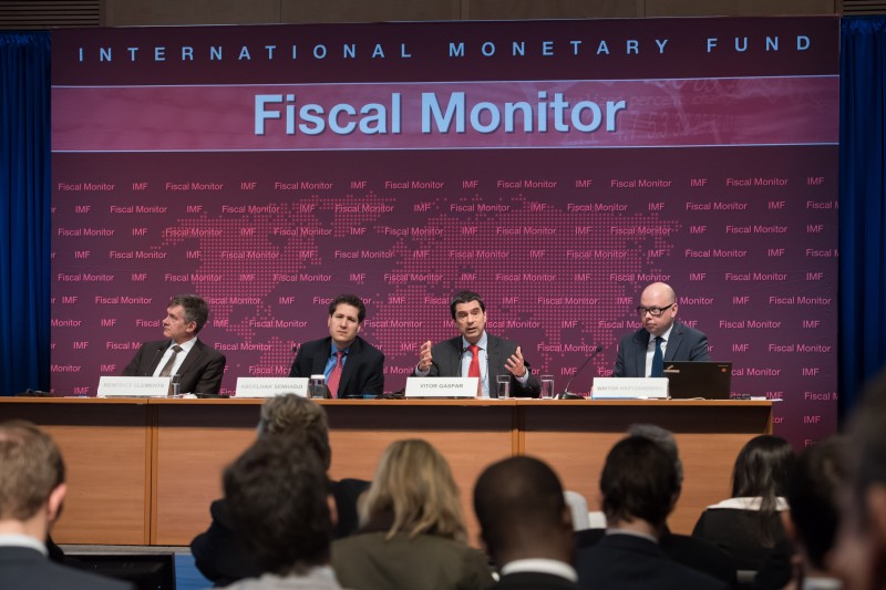  Monitor Fiscal do FMI. Crédito Ryan Rayburn - IMF Photo  