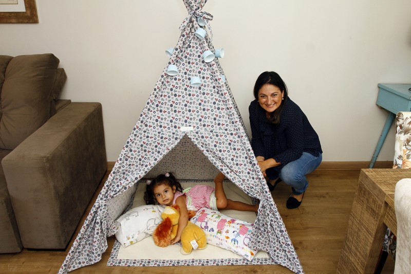 Juliane Hammerschmidt, com a filha, Ana Luiza, recebe cerca de 10 pedidos por m�s em suas redes sociais