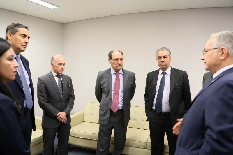 José Ivo Sartori (centro) foi ao STF tratar da liminar que muda os juros usados para pagamento dos débitos
