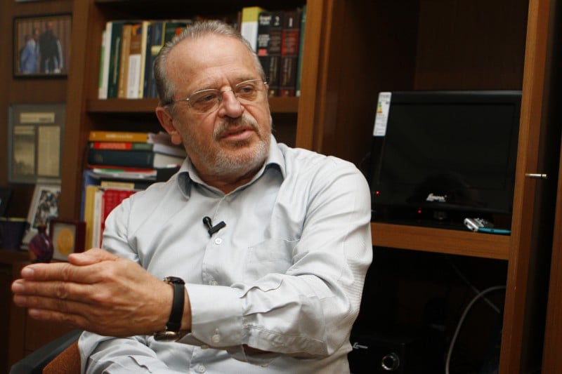 Dirigente petista disse que os descontentes, como Tarso Genro, deveriam deixar PT