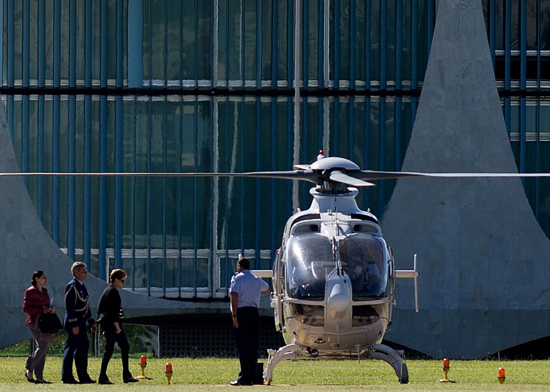 Presidente Dilma Rousseff foi de helicóptero até a Base Aérea de Brasília rumo aos EUA