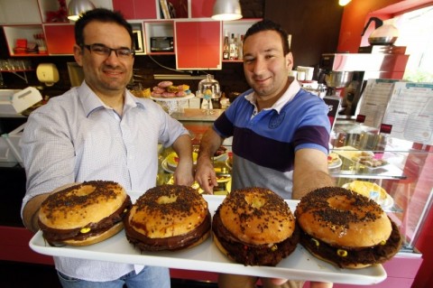 Eduardo Geraldes (e) e Luis Silveira s&atilde;o s&oacute;cios da Pink Velvet Poa