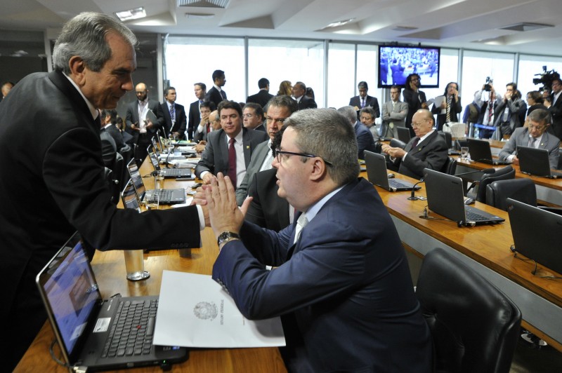 Raimundo Lira foi aclamado presidente e Antonio Anastasia eleito relator
