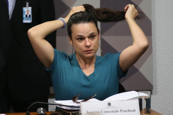 Janaína  Paschoal  foi  convidada  para  defender  o  pedido  de  impeachment  na  comissão  especial  do  Senado 