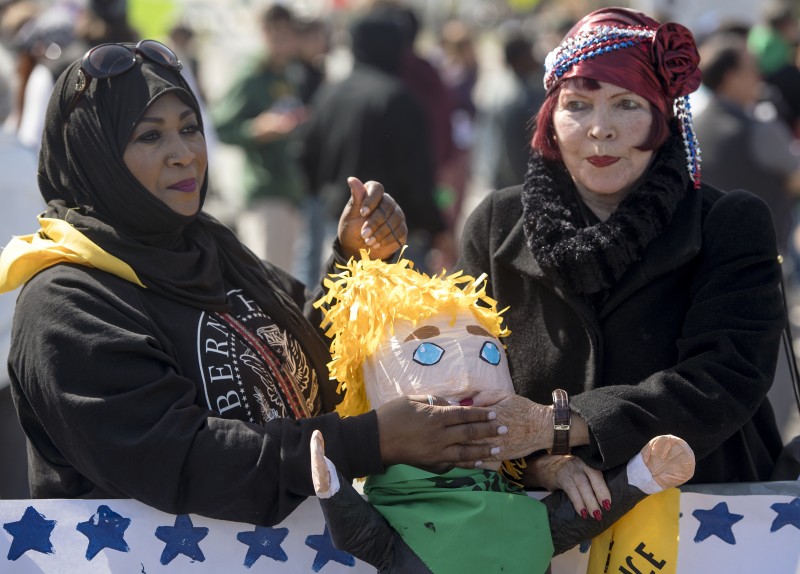 Manifestação foi feita em frente ao hotel onde Donald Trump participou de uma convenção