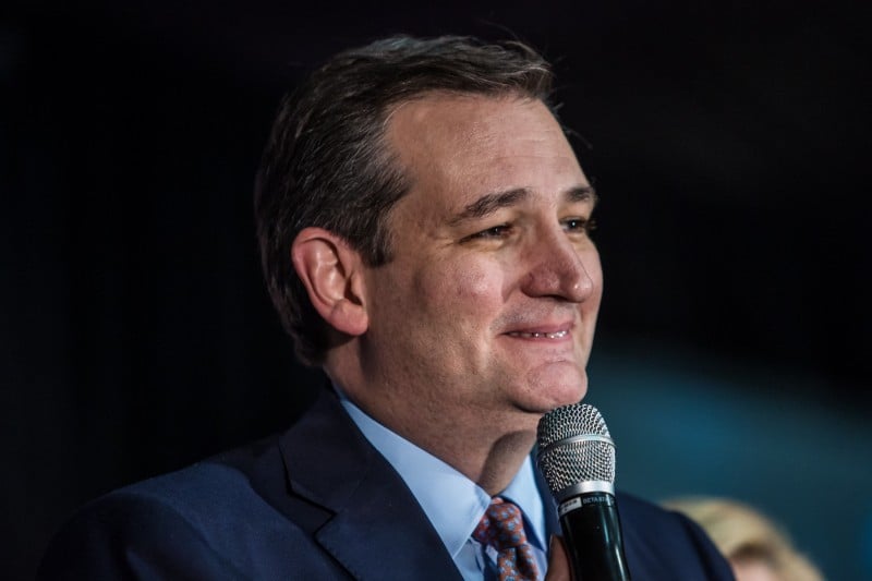 Ted Cruz deixa a corrida eleitoral depois de ter ganho quatro primárias