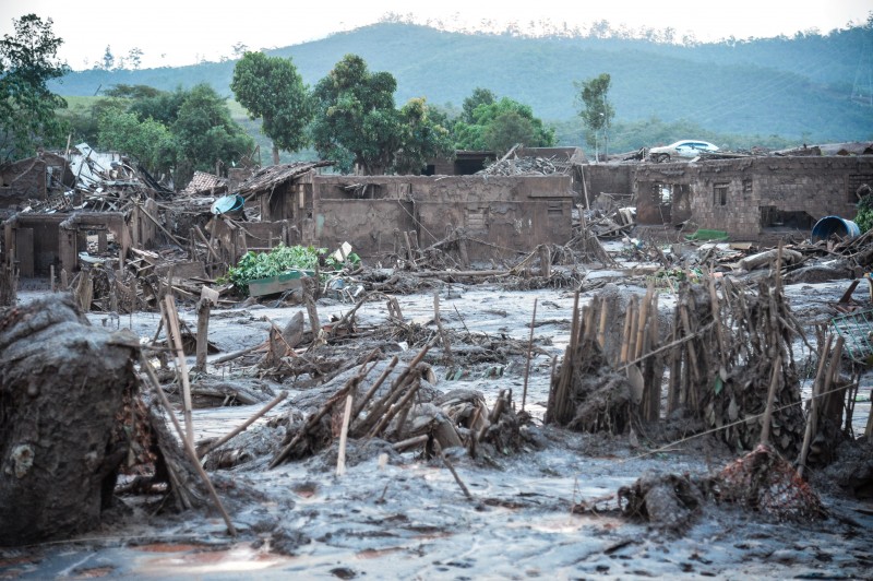 O caso é considerado o maior desastre ambiental do Brasil