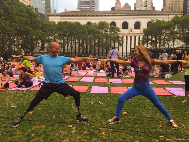 Para quem está em Nova Iorque, Carla sugere o yoga no Bryant Park