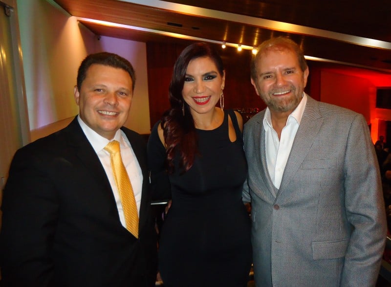 Carlos Marin, Fabiana Costa e Guilherme Paulus, presidente da GJP Hotels e Resorts 