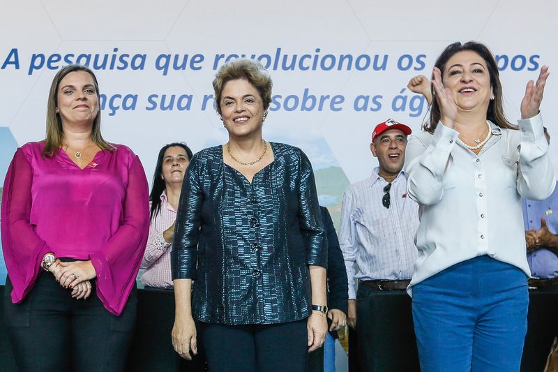Ao lado de Kátia Abreu (d), Dilma inaugurou sede da Embrapa Agricultura e Pecuária em Palmas