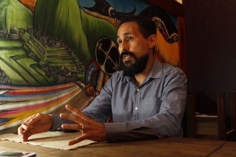 Hor&aacute;cio Iochea Villacorta &eacute; o propriet&aacute;rio do restaurante   Foto: FREDY VIEIRA/JC