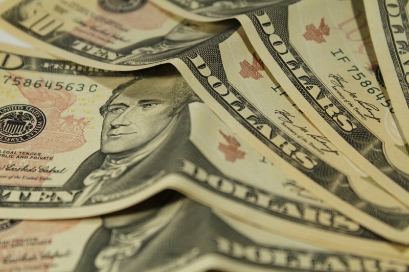 A divisa norte-americana encerrou esta quarta-feira (29), com baixa de 2,04%