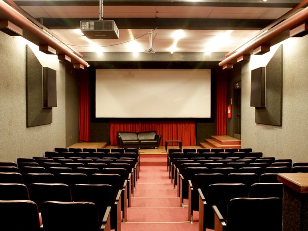 Filmes voltam a ser exibidos de terças a domingo, com três sessões diárias