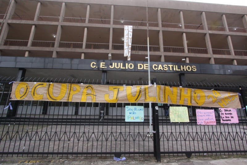 O Colégio Estadual Júlio de Castilhos é a quinta escola de Porto Alegre a ser ocupada
