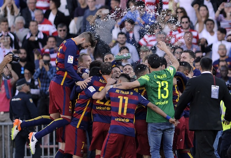 Festa dos torcedores e jogadores com a conquista do Barcelona