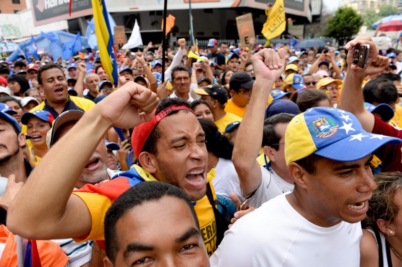Manifestantes lotaram as ruas de Caracas em protesto contra o governo