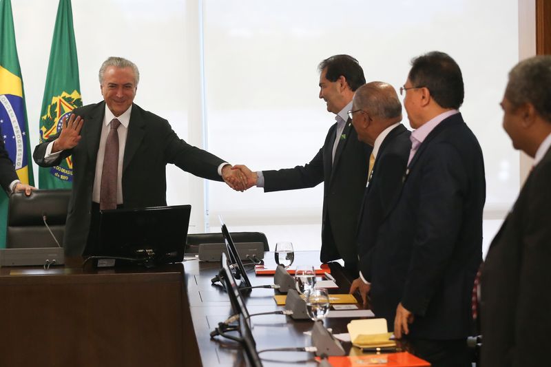 Temer se reúne com dirigentes de centrais sindicais 