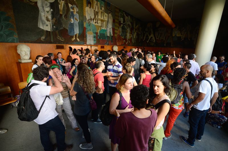 Contra o fim do Ministério da Cultura, manifestantes ocuparam o prédio Gustavo Capanema, sede da Funarte no Rio de Janeiro