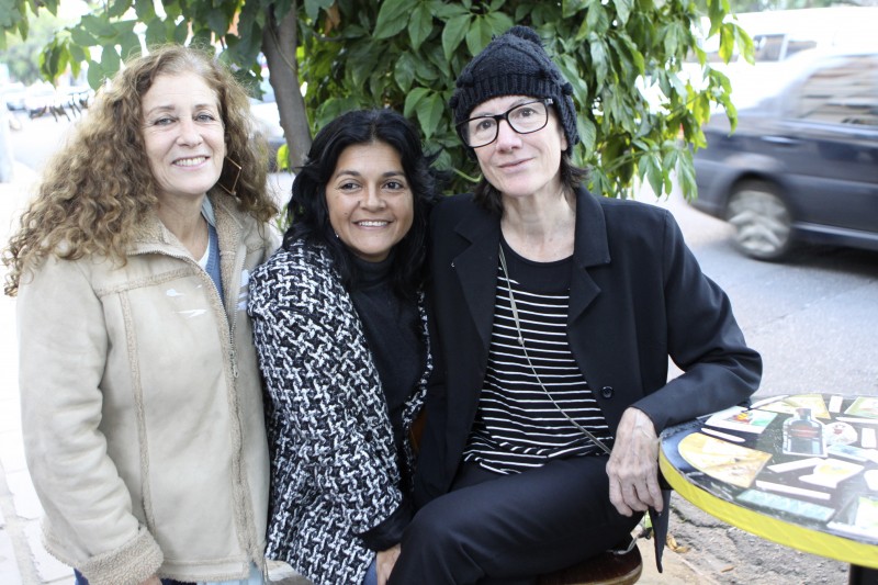 Vera Lúcia (e) , Letícia e Mari (d) esperam contar com mais voluntários