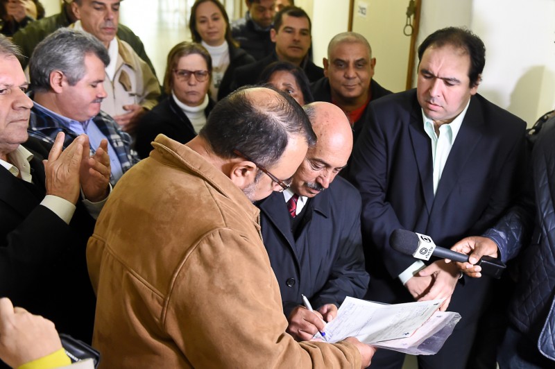 Suspensão da interdição foi assinada por Lima (e) e Pereira