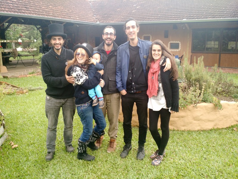 Em fam�lia, os atuais s�cios vivem o balan�o do isolamento no campo com as movimentadas imers�es