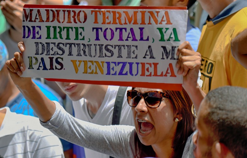 Constituição venezuelana garante o direito de se manifestar pacificamente