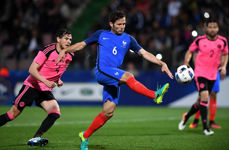 A França impôs o ritmo desde o início e abriu o placar logo aos oito minutos de partida