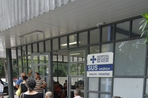 Ronda pelas emergências de Porto Alegre para averiguar a situação da gripe H1N1.    na foto: Emergência do Hospital São Lucas da Puc  