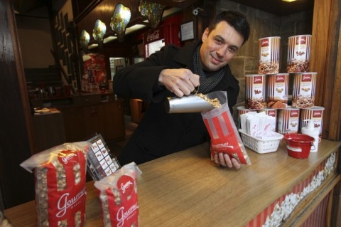 Rafael Peccin vende at&eacute; 20 mil pacotes de pipoca por m&ecirc;s, com sabores inusitados