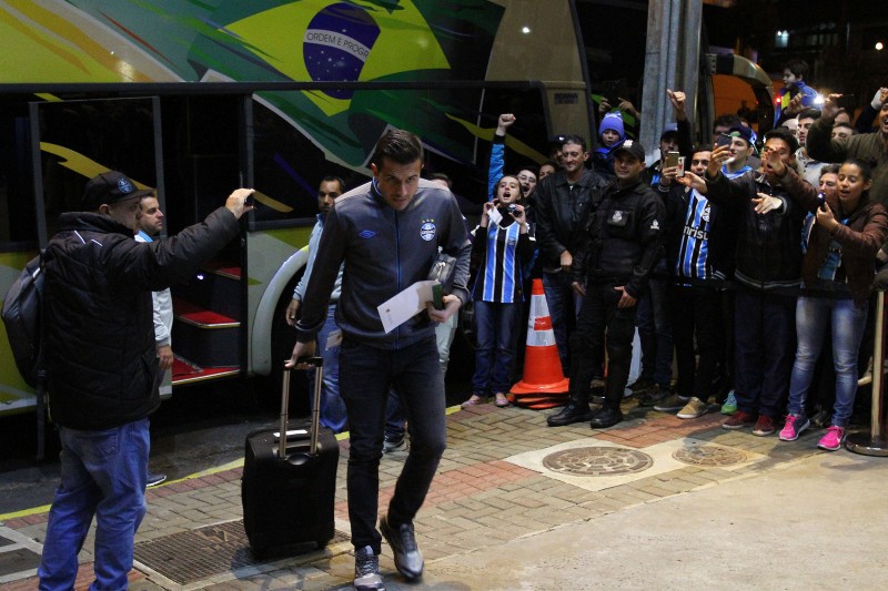 Chegada do Grêmio em Chapecó, onde a enfrenta a equipe local pelo Campeonato Brasileiro 