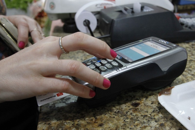 Sistema não será restrito aos clientes com cartões dos dois bancos 