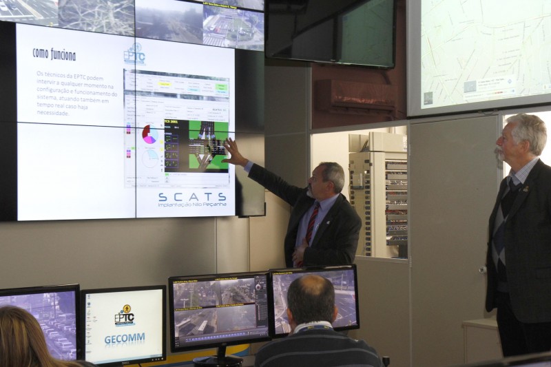 Novo sistema de sinaleiras foi acionado nesta terça-feira pelo prefeito