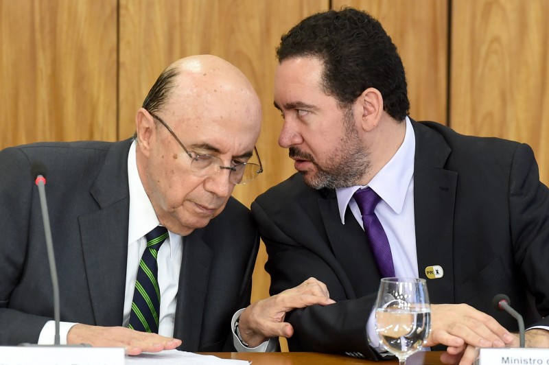 Meirelles e Oliveira criticam o agudo desequilíbrio fiscal em que o governo foi colocado