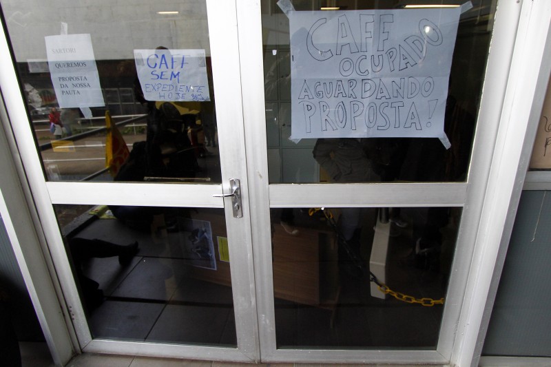 CAFF foi ocupado por professores, que bloquearam a entrada de servidores