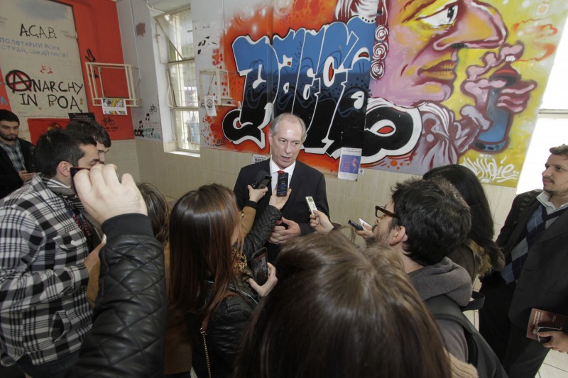 Ex-governador cearense palestrou no Diretório Acadêmico da Economia 