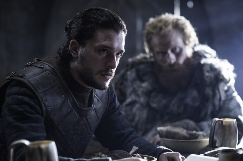 Último episódio da série, com Jon Snow (e) e Tormund (d), vai ao ar neste domingo