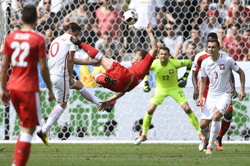 Apesar do gol de Shaqiri pela Suíça, os poloneses conseguiram garantir a vitória nos pênaltis