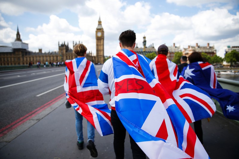 Saída do bloco europeu causa insegurança em britânicos e residentes no país