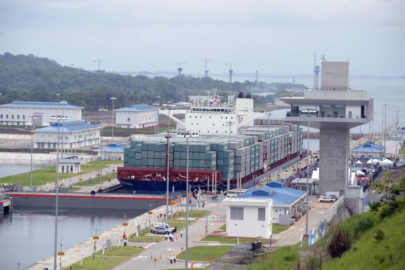 Cosco Shipping Panama, carregado com 14 mil contêineres de 20 pés, foi primeiro a usar travessia ampliada